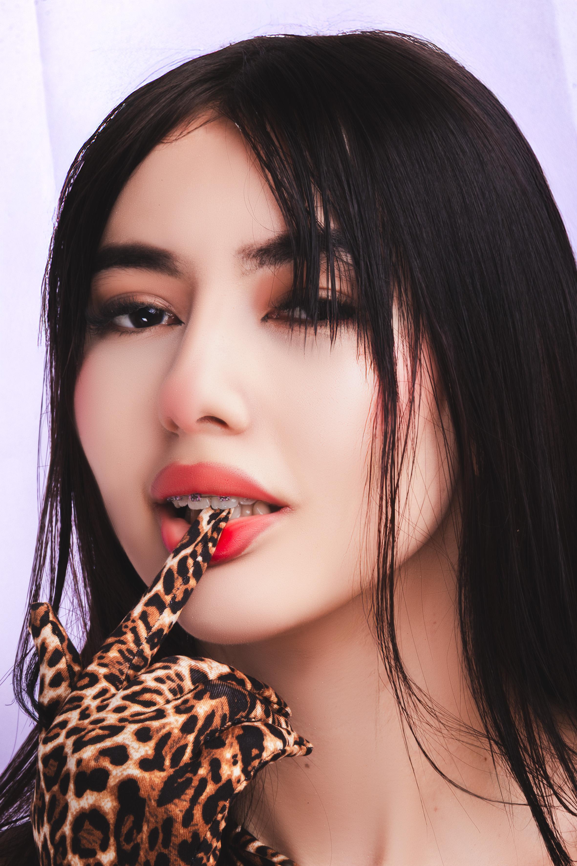 Valeska_Zuev webcam model