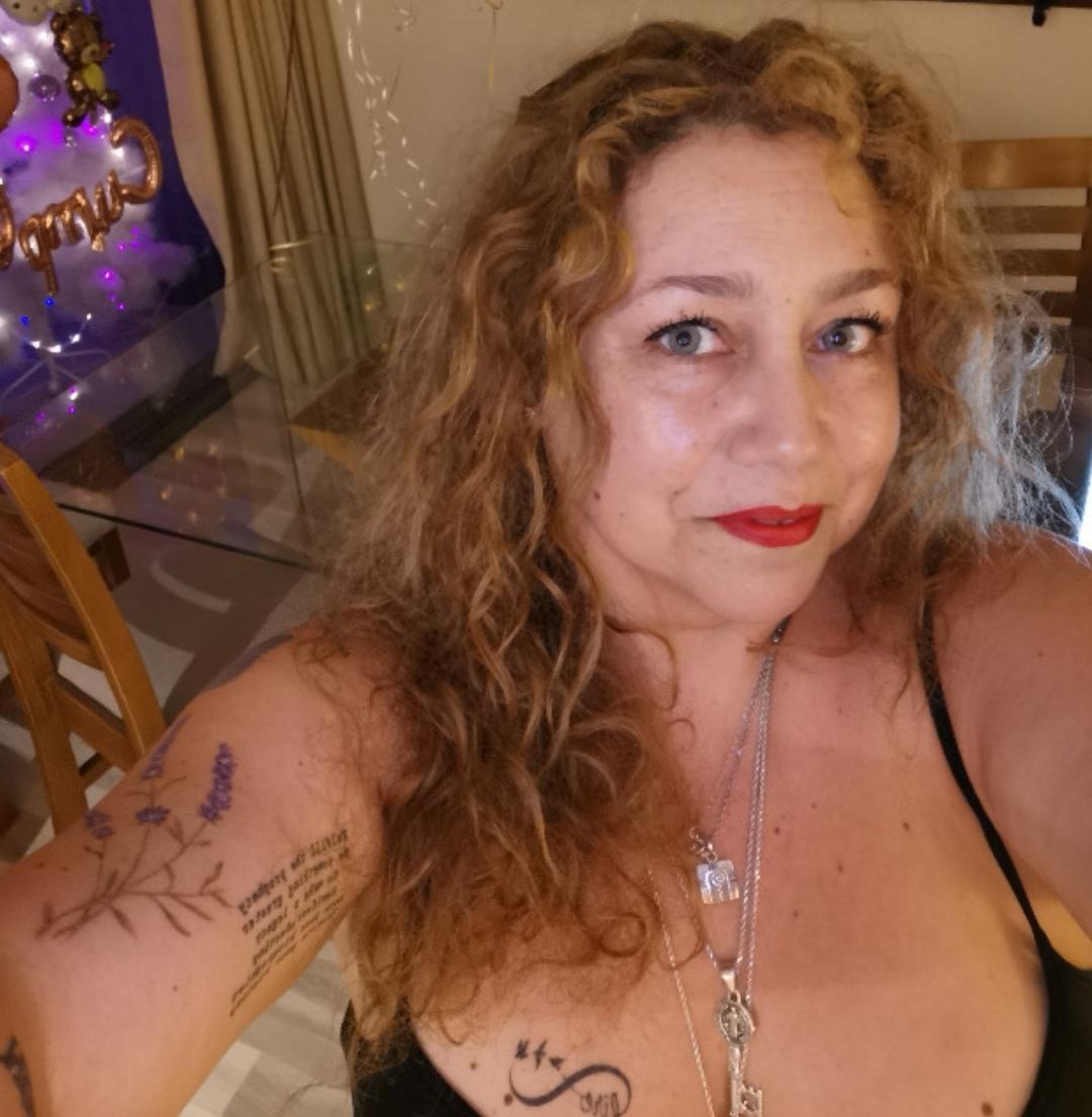 elegantmilf's Profile on CAM4