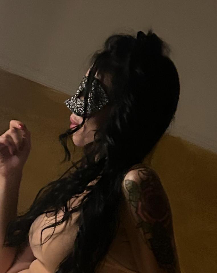 Profile picture for cam model lisaph1