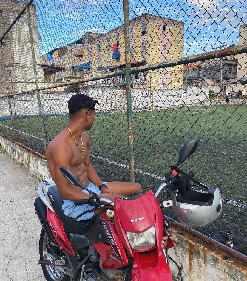 moto_boy1997 from cam4