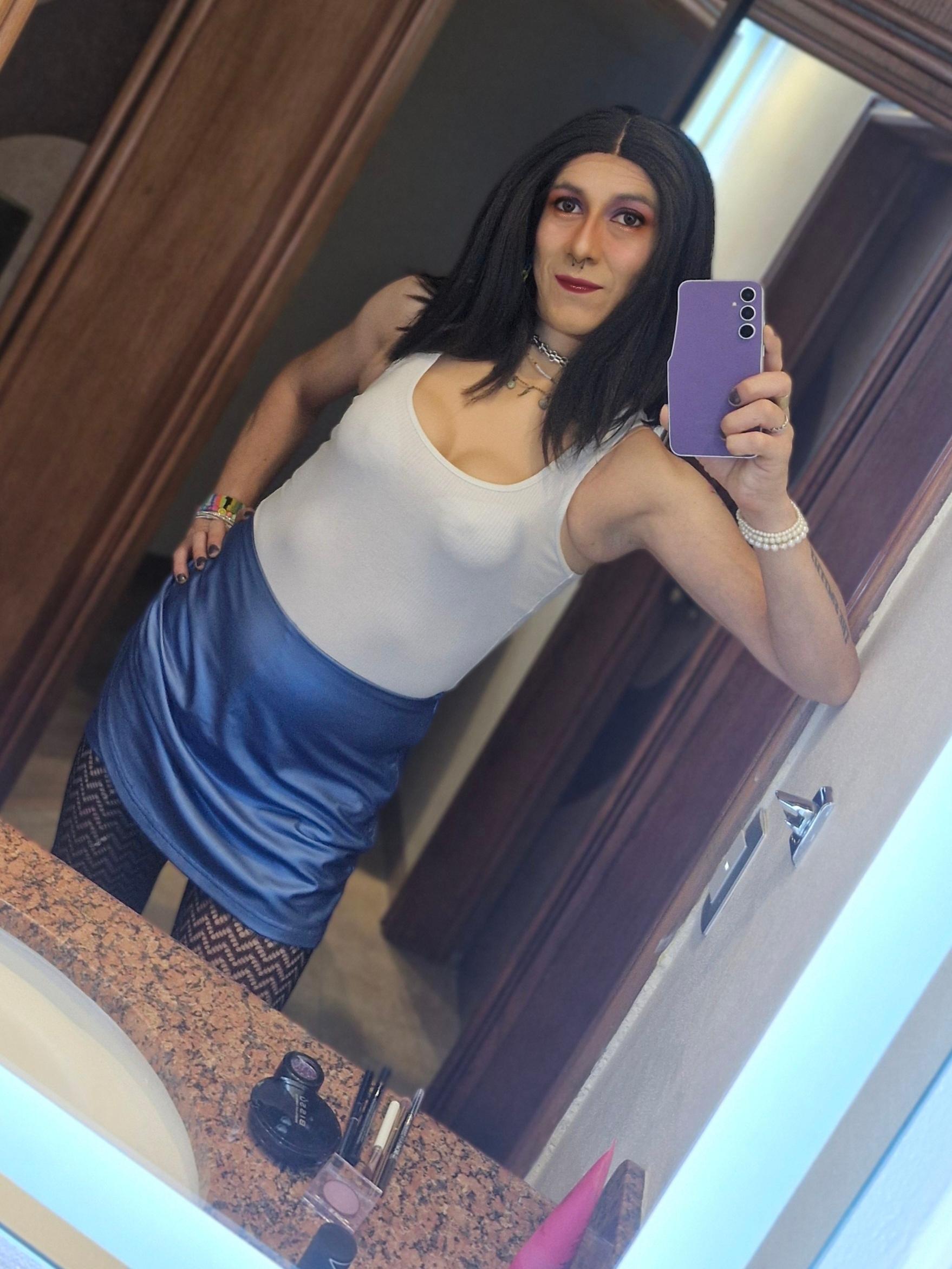 DebyTv - shemale webcam performer from Mexico, 40 years old