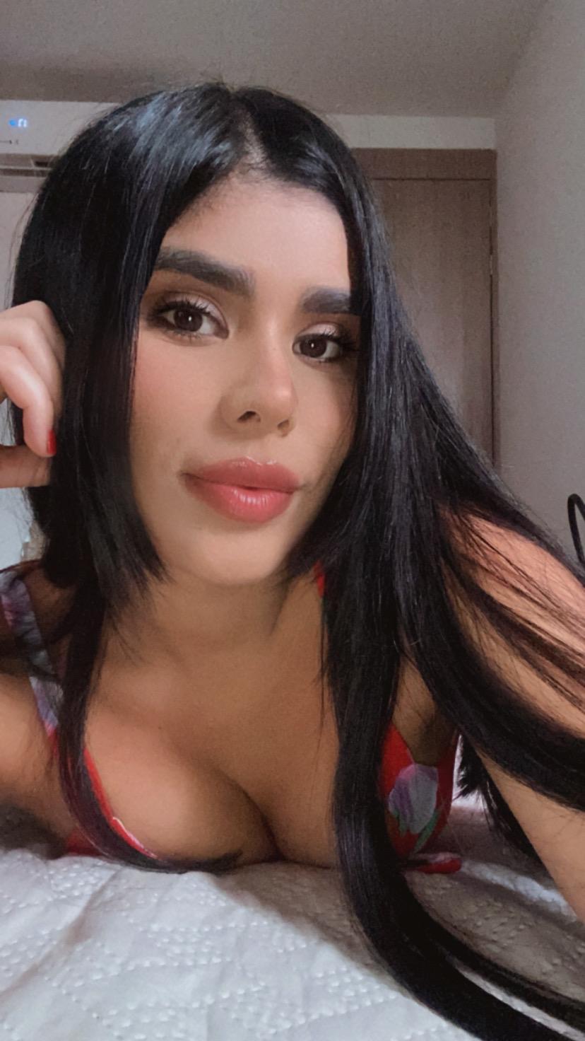 divinemia from cam4
