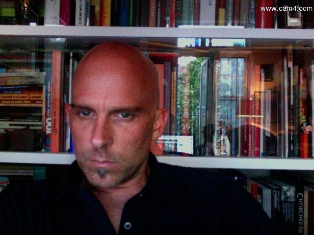 benedikk from cam4