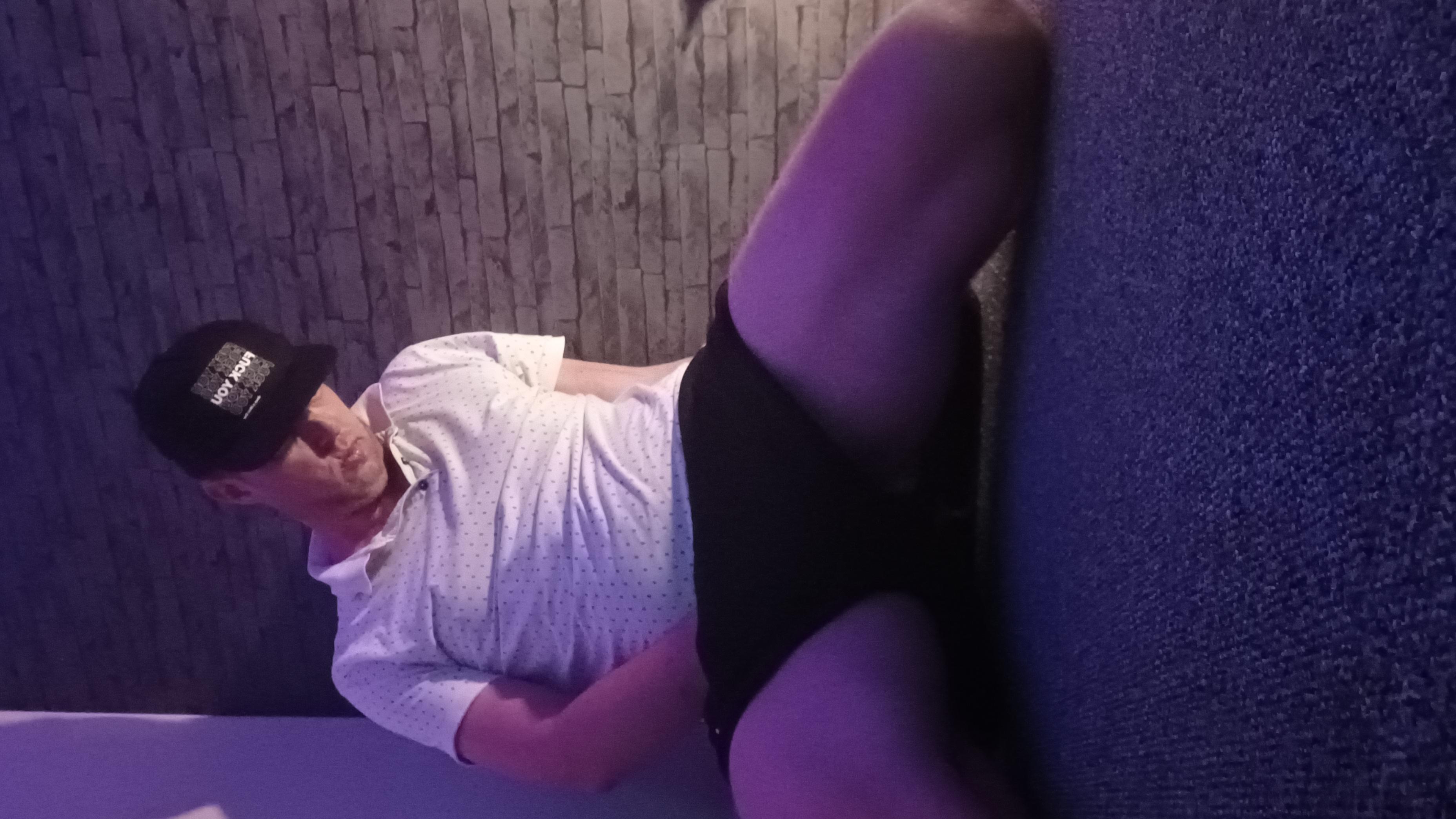 talldutchgay from cam4