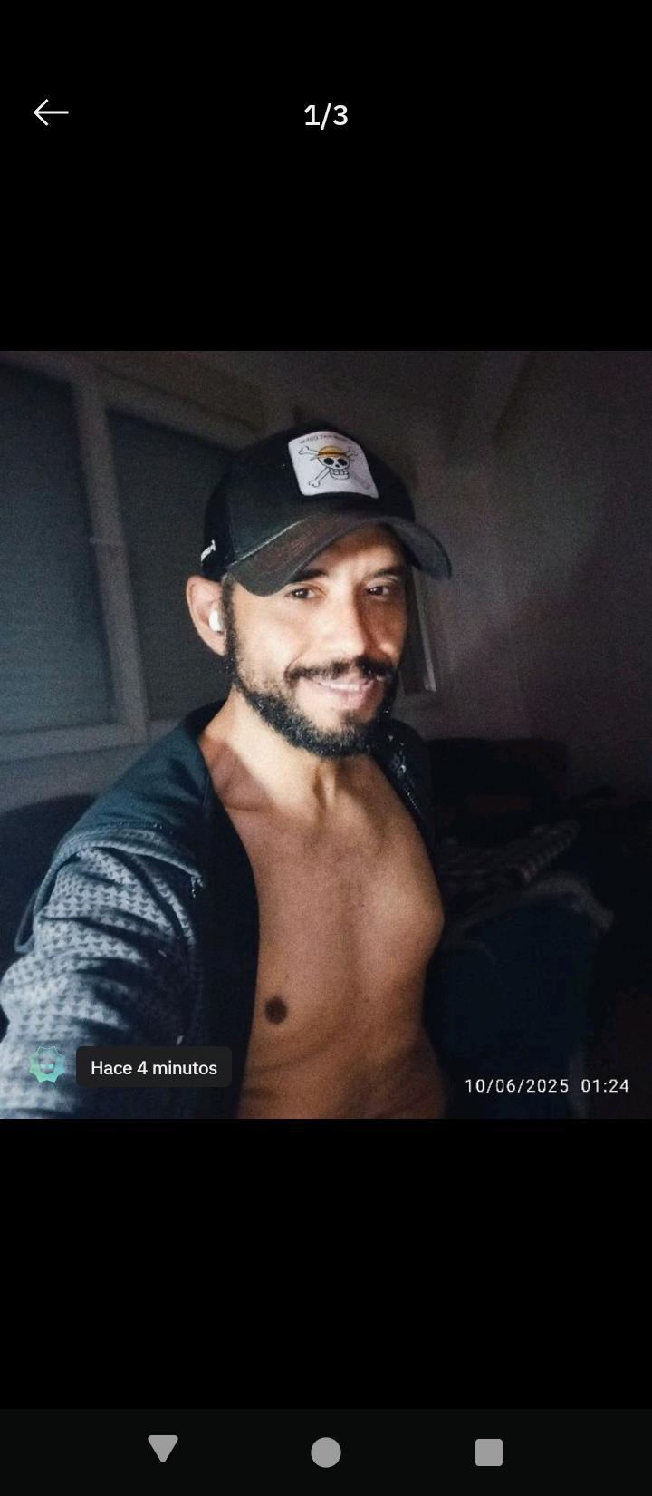 Instar - male webcam performer from Spain, 46 years old