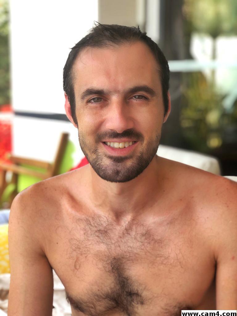 kiki33000 - male webcam performer from France, 41 years old