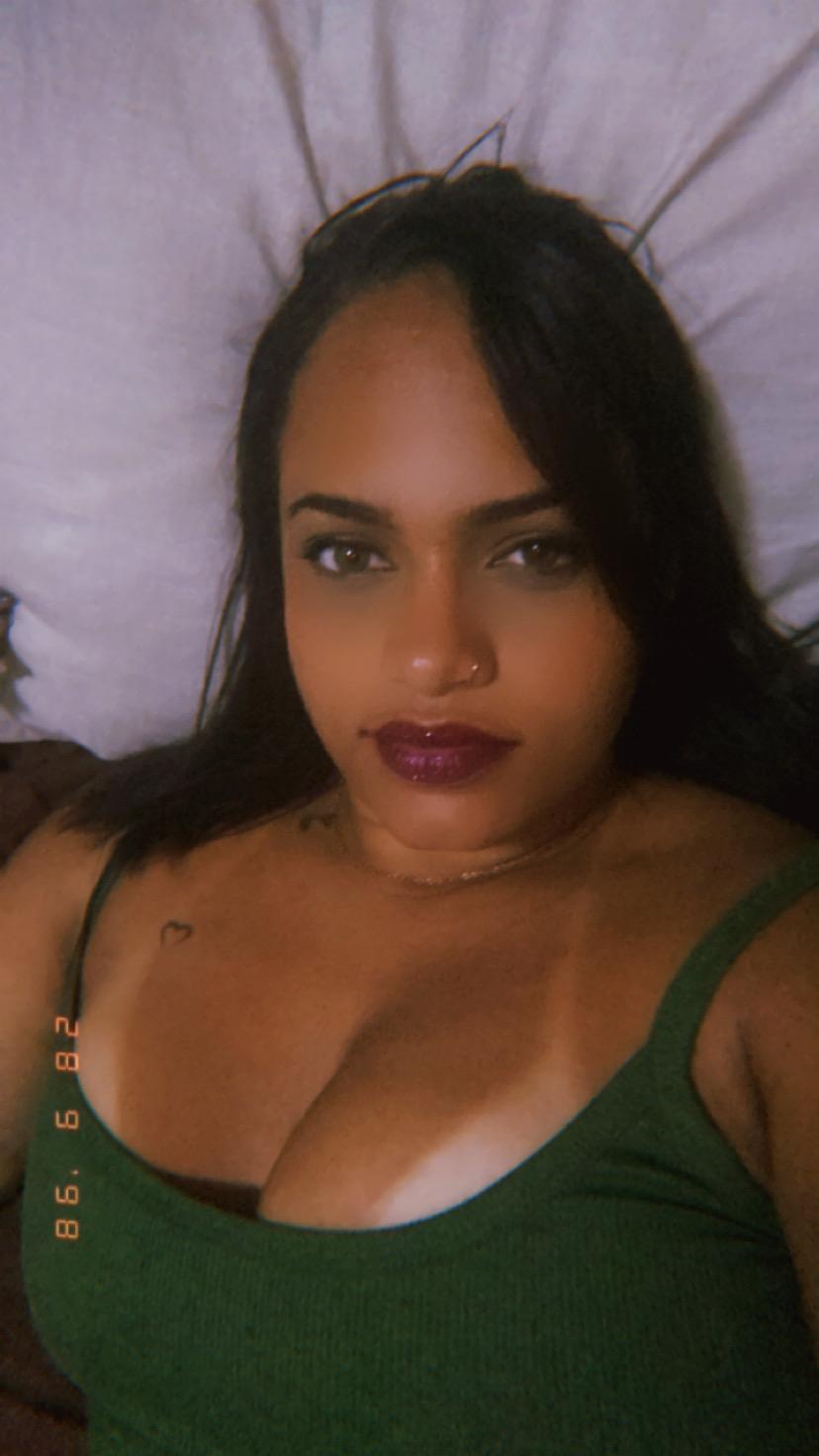 Jade2fun Live Cam on Cam4 and RICams