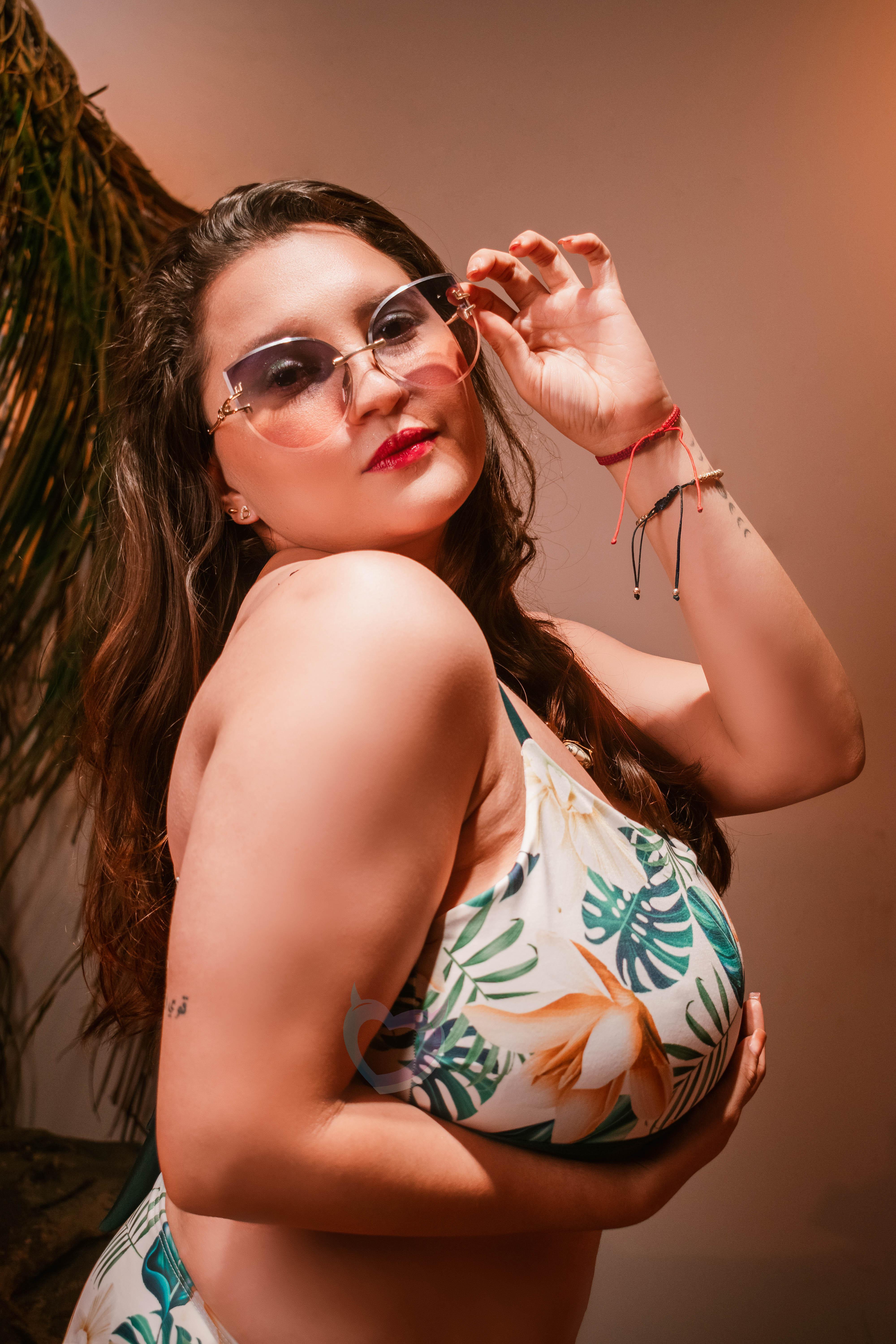 LunaPleasure - female webcam performer from Italy, 26 years old