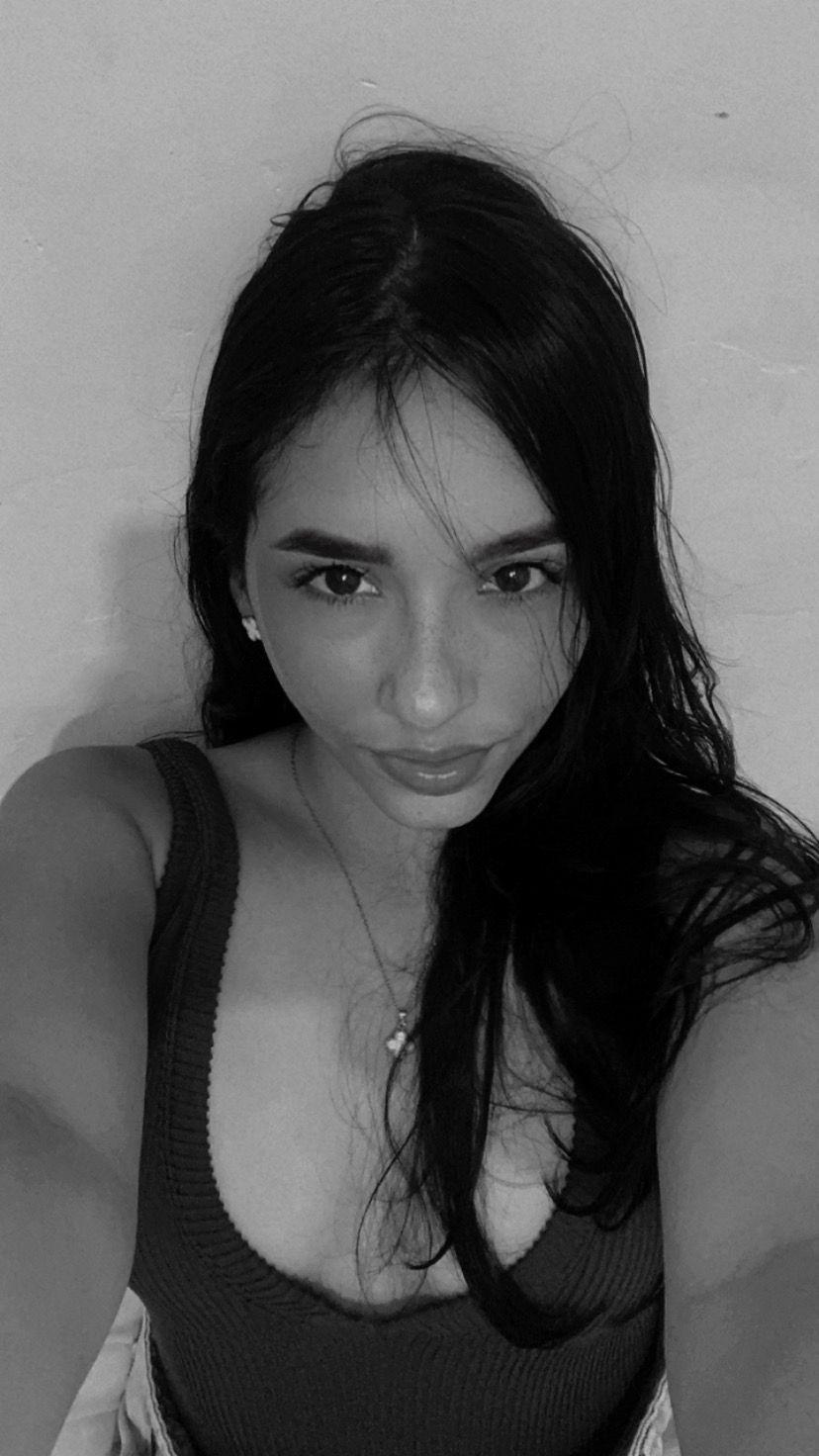 Saraa_miiller_ webcam model