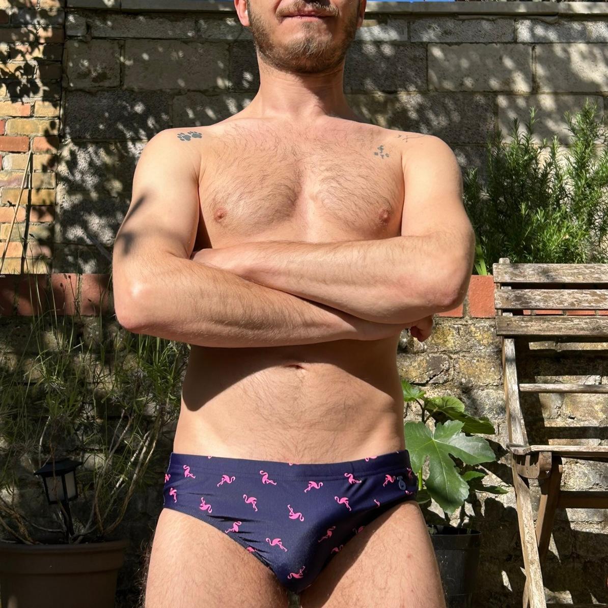 short_and_cute - male webcam performer from United Kingdom, 37 years old