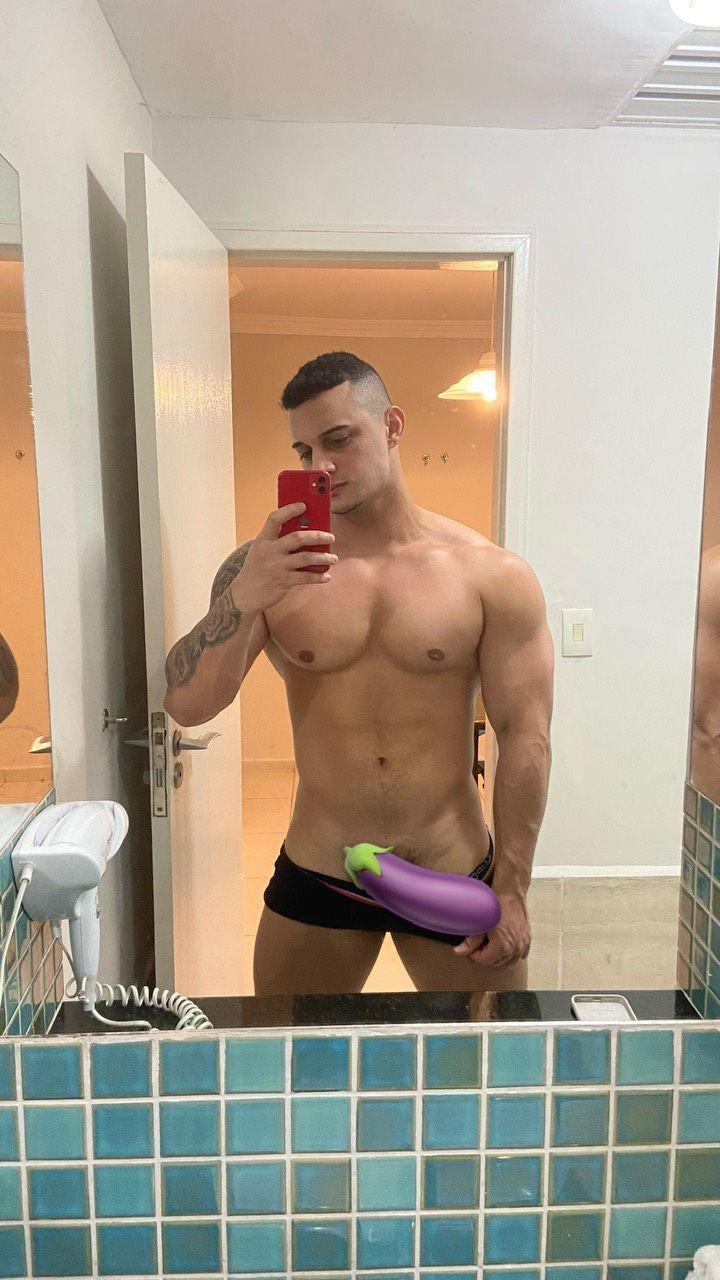 Xcarlos99s Porn cam & Sex Chat Room!