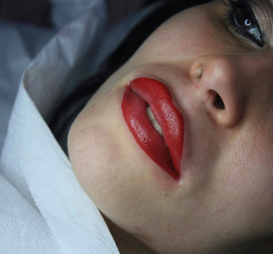 AmoTS photo 1 - shemale webcam performer from United Kingdom