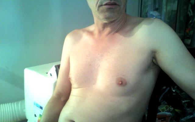 manuhot72 from cam4