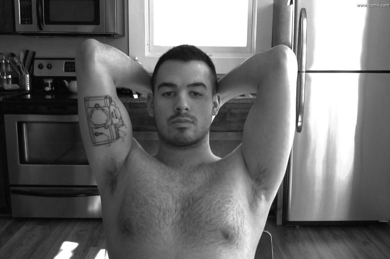 esneaks from cam4