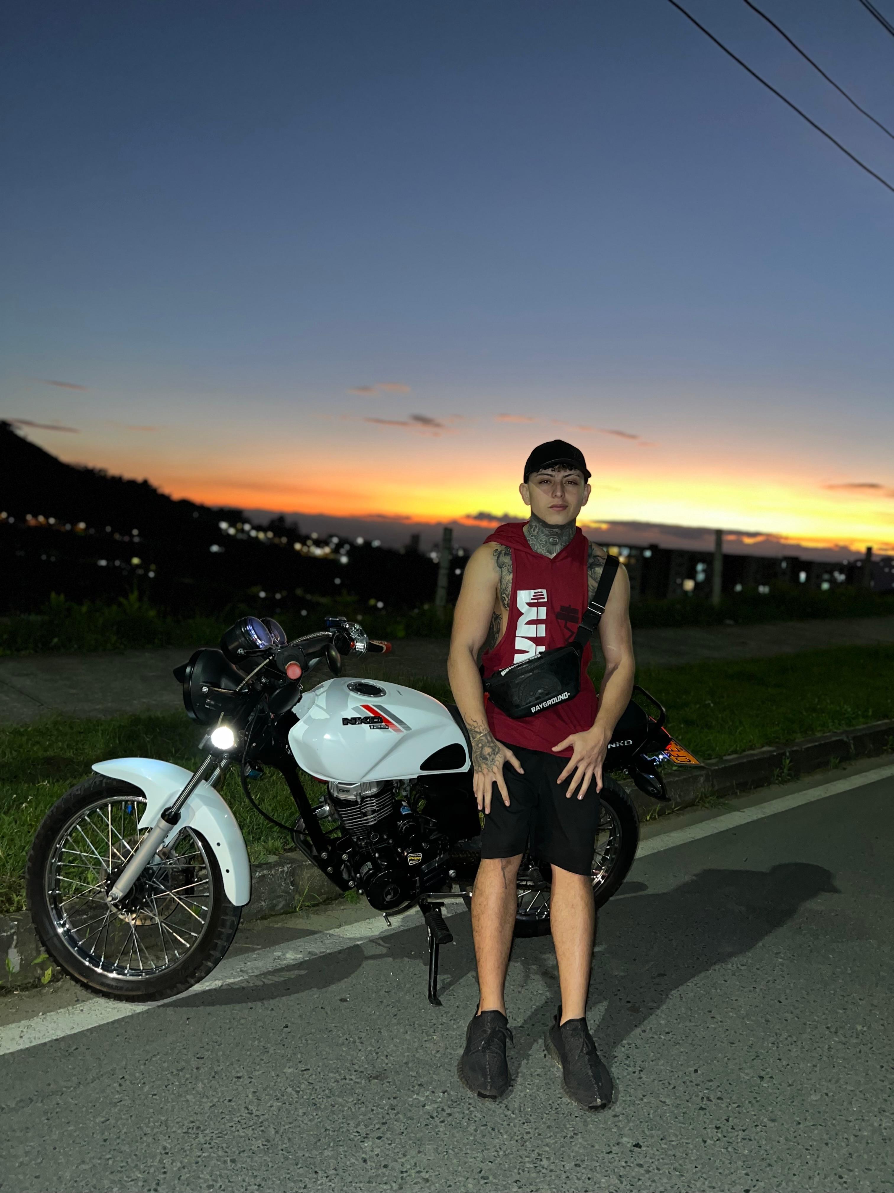 kevin_sanchez from cam4
