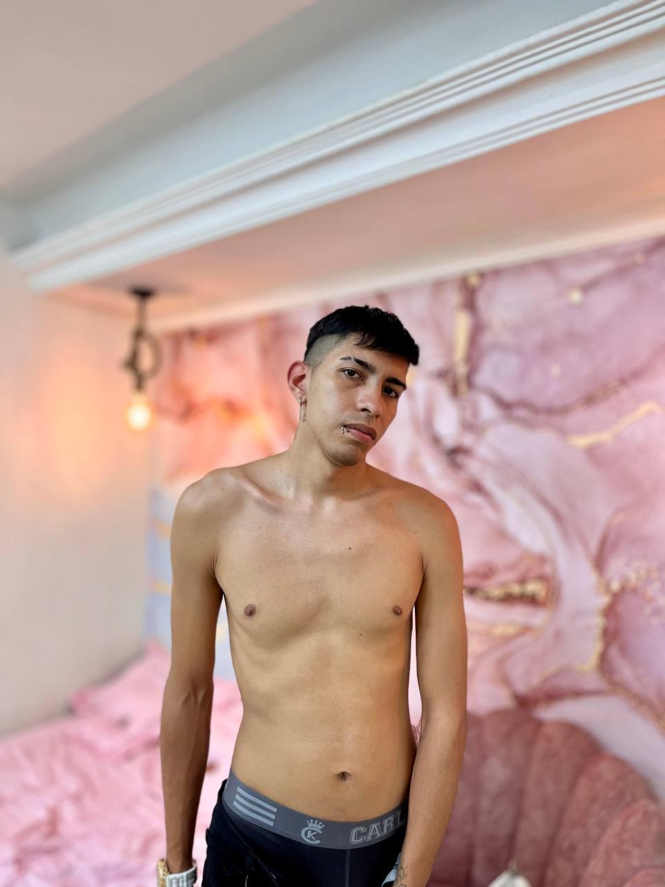 Bvlgar_Guys photo 2 - male webcam performer from United States
