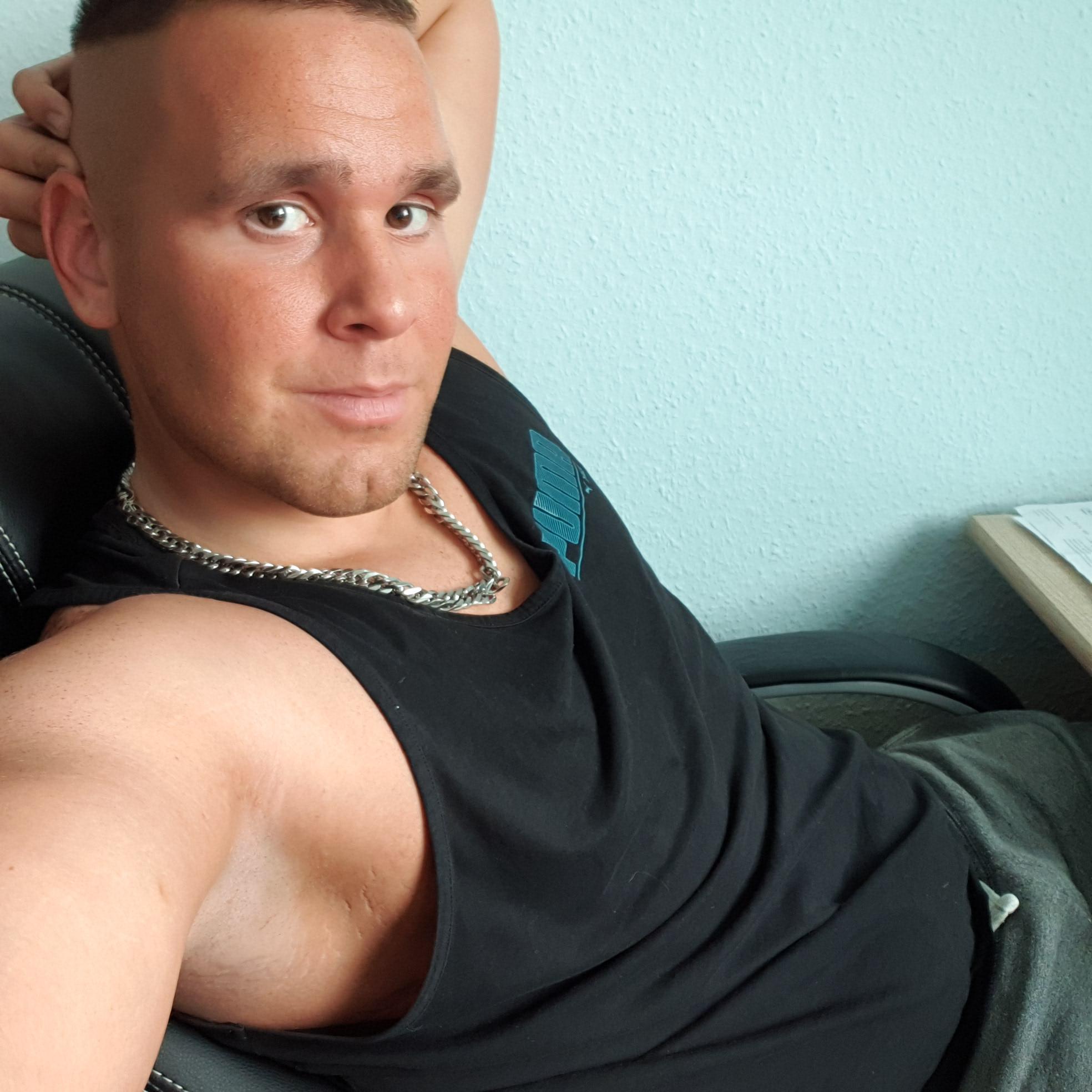 Marcello_Diaz Live Cam on Cam4 and RICams