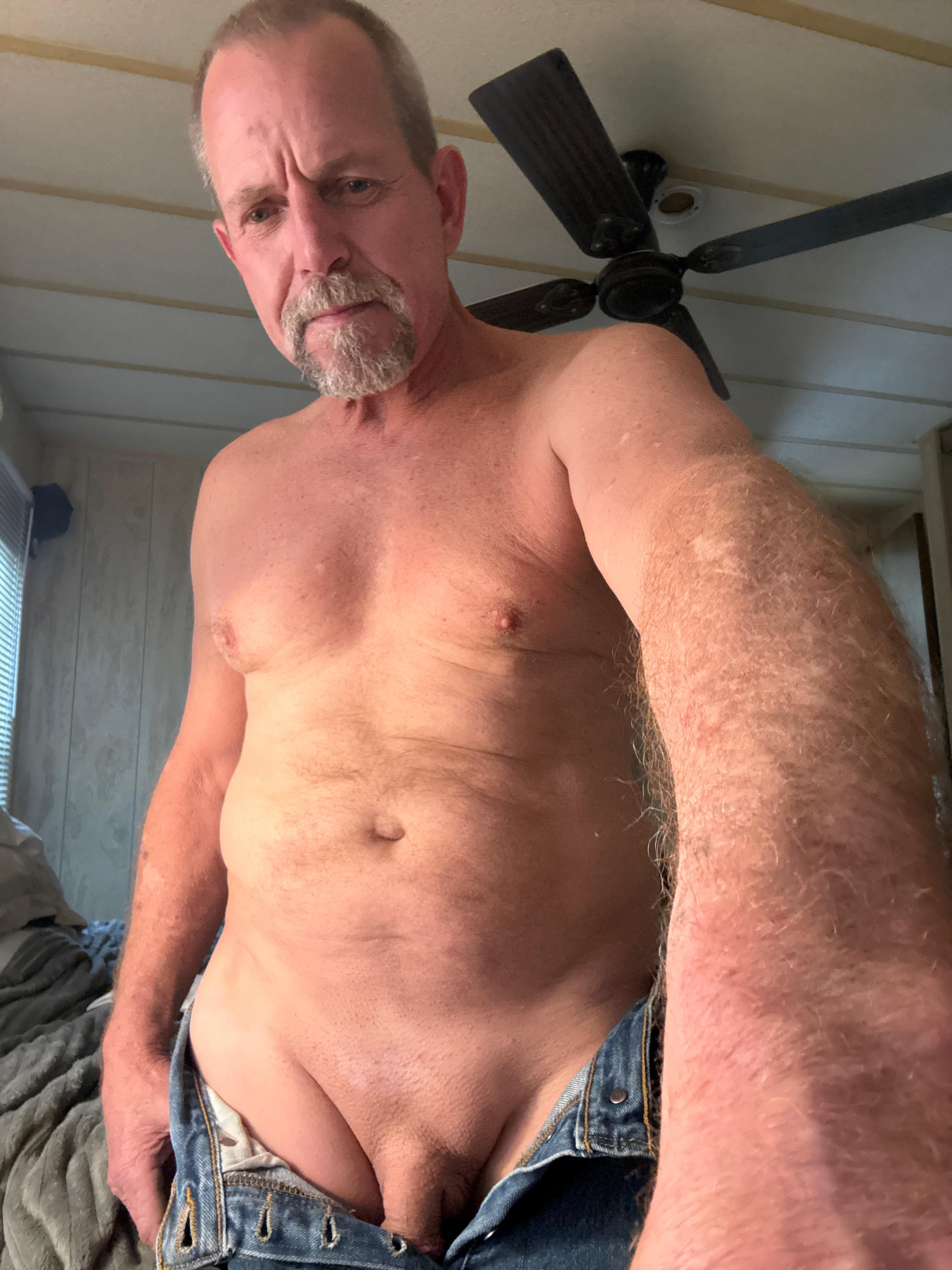 vaginaslayer68 webcam model