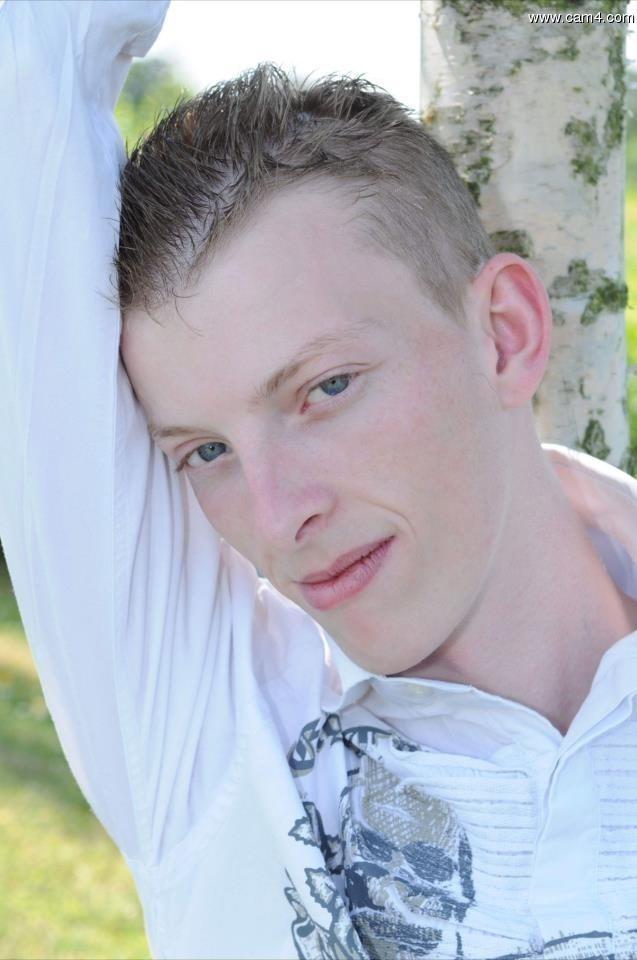 im gay add my msn is rick dildine gay