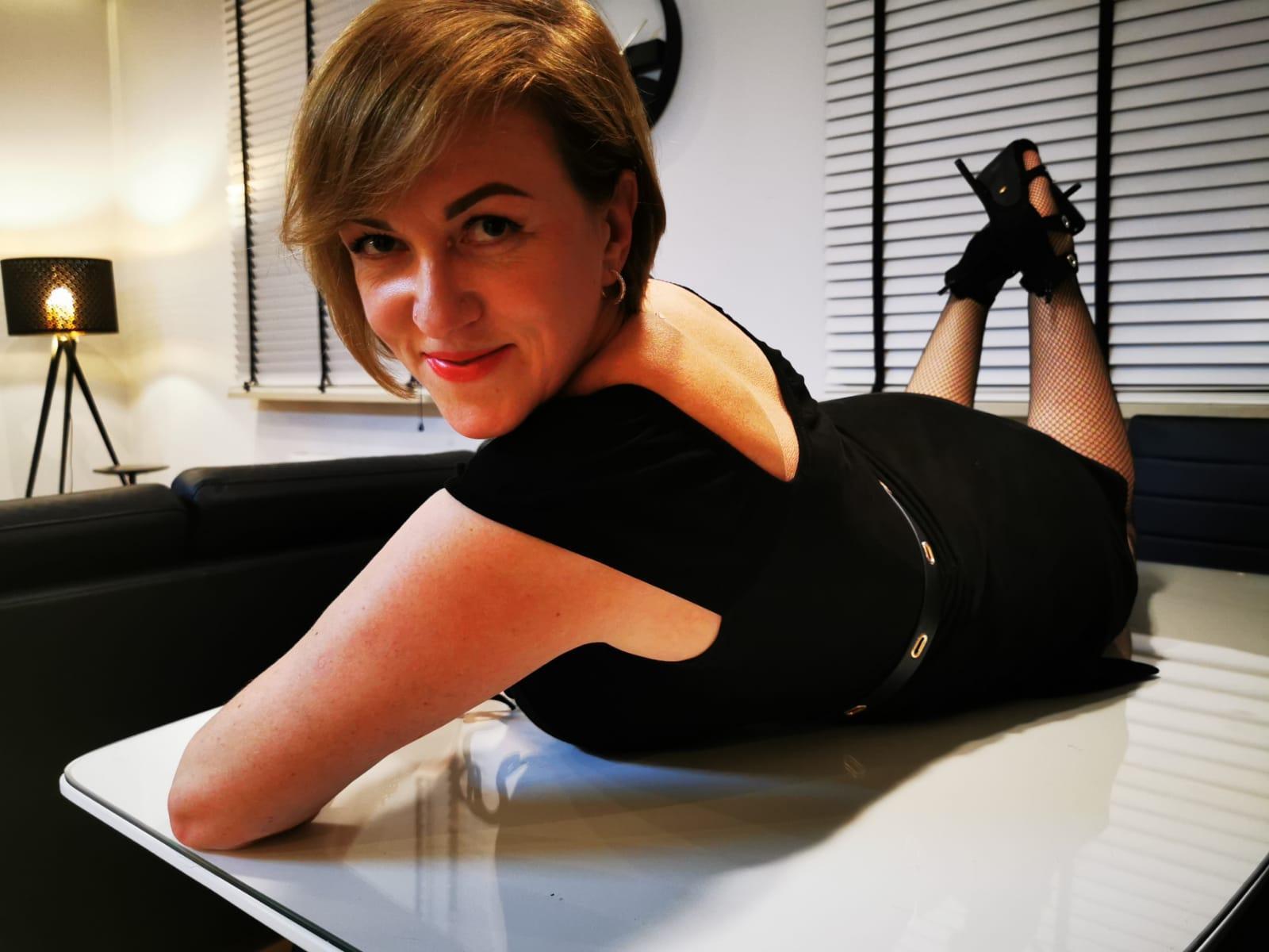 romanticfelizia CAM4 | Live Cam & Chatroom