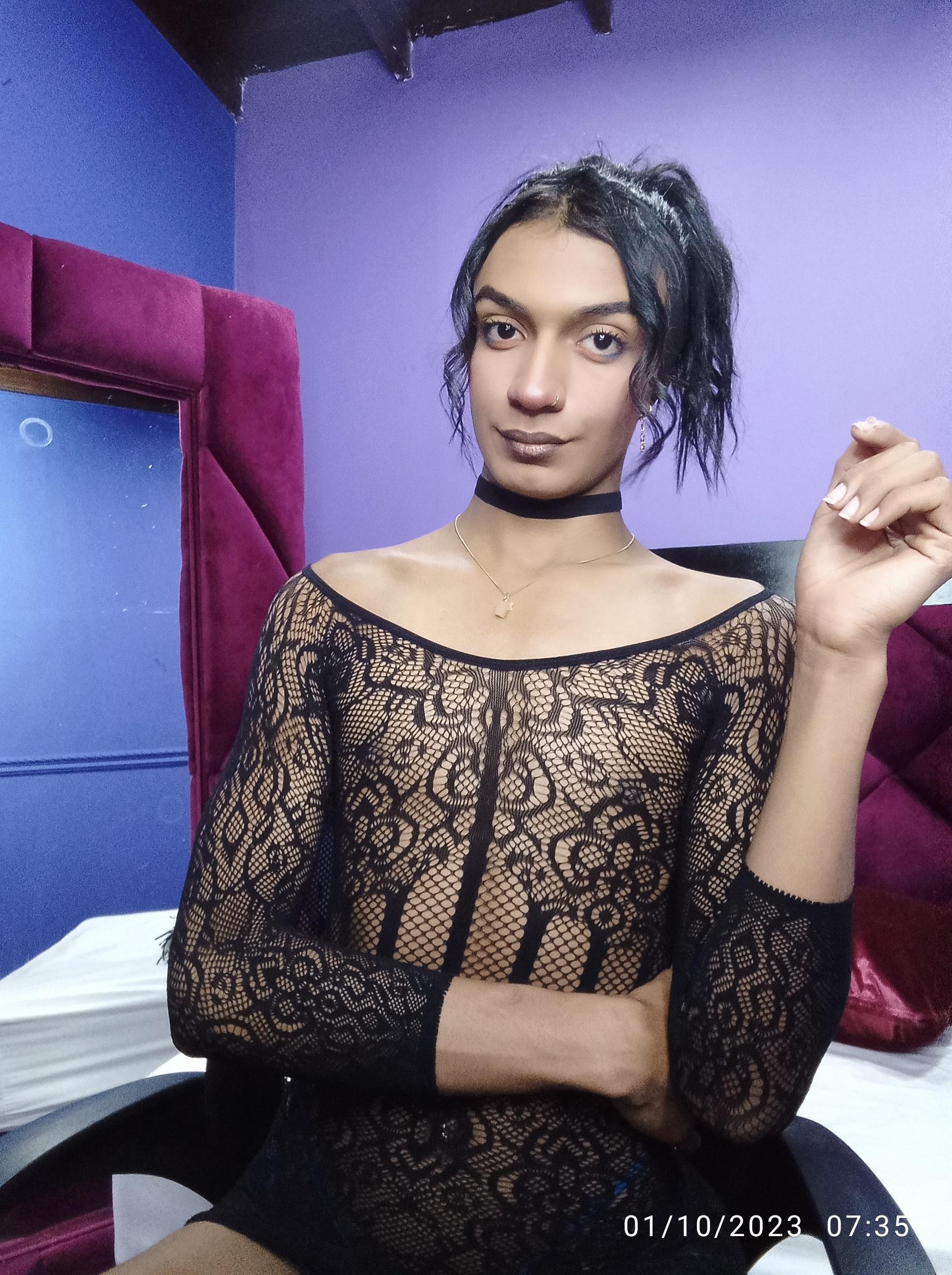 alexandraroa - shemale webcam performer from Colombia, 22 years old