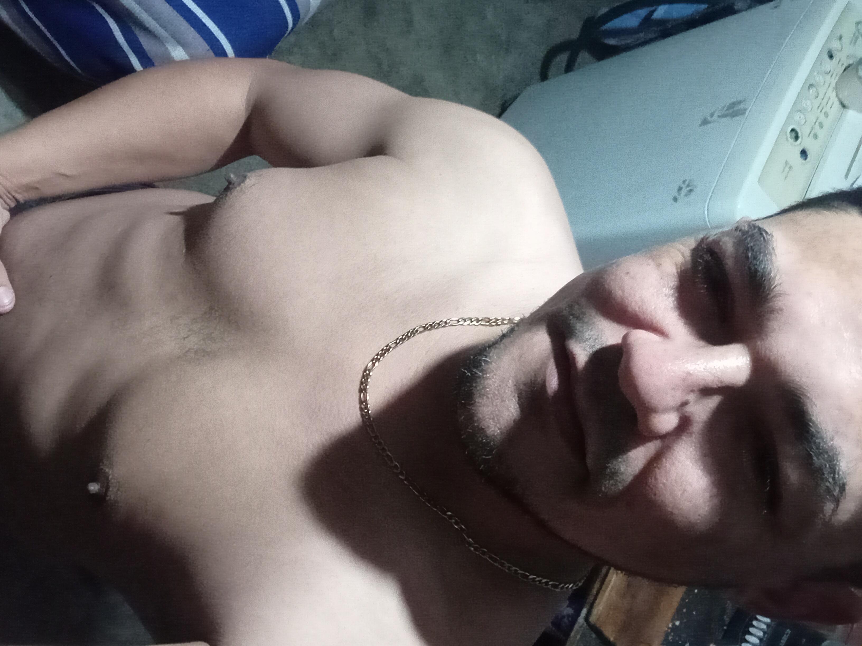 pirulox0885 from cam4