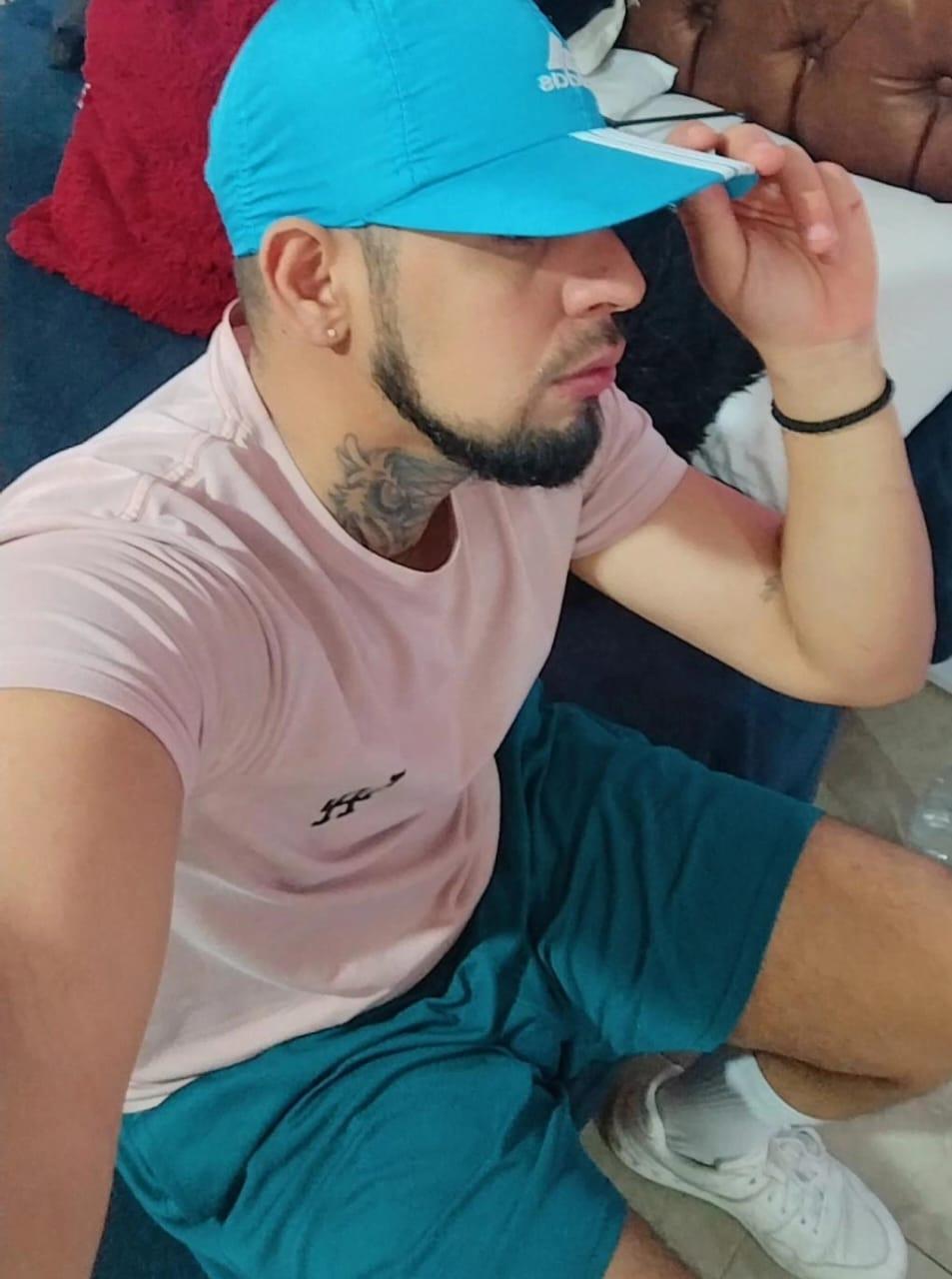 sexy_big_man - male webcam performer from Colombia, 29 years old