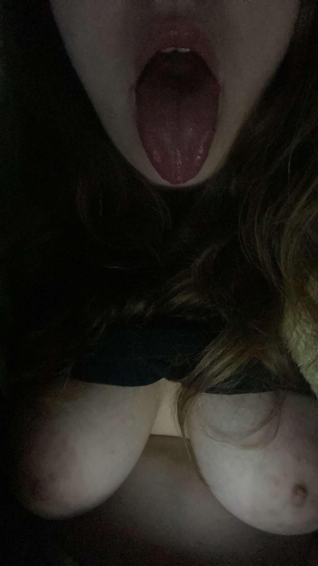 Alycia55 webcam model