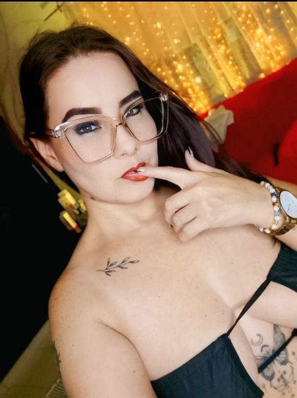 Erikamontiel_ photo 9 - female webcam performer from Italy