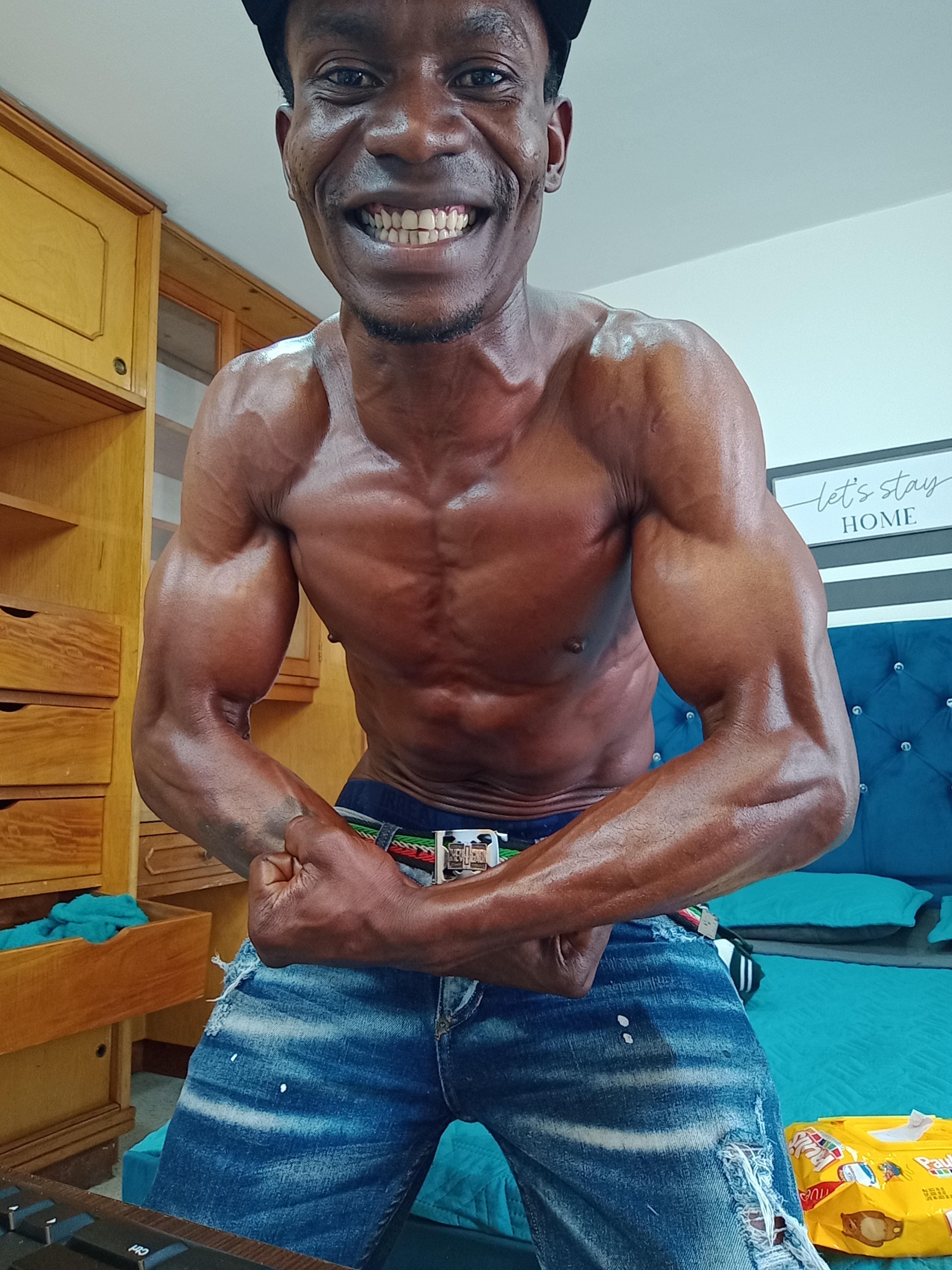 Miltonnjakee photo 1 - male webcam performer from Colombia