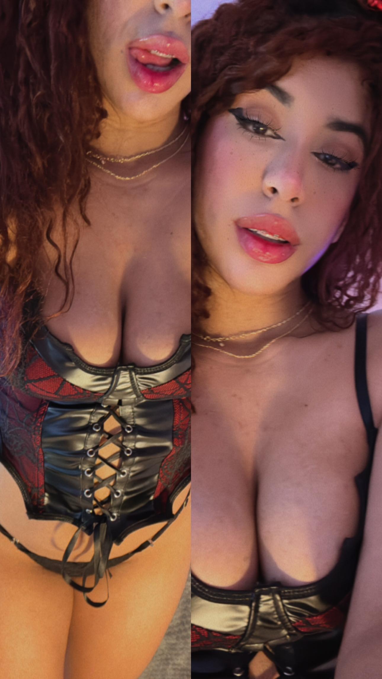 Collins_Daph photo 15 - female webcam performer from Italy