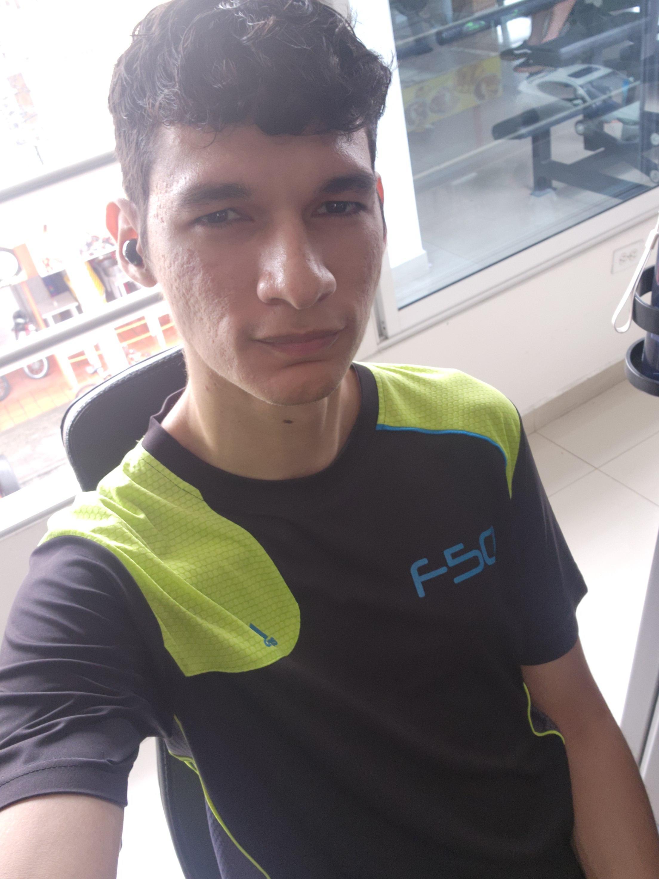 Paulhot18 webcam model