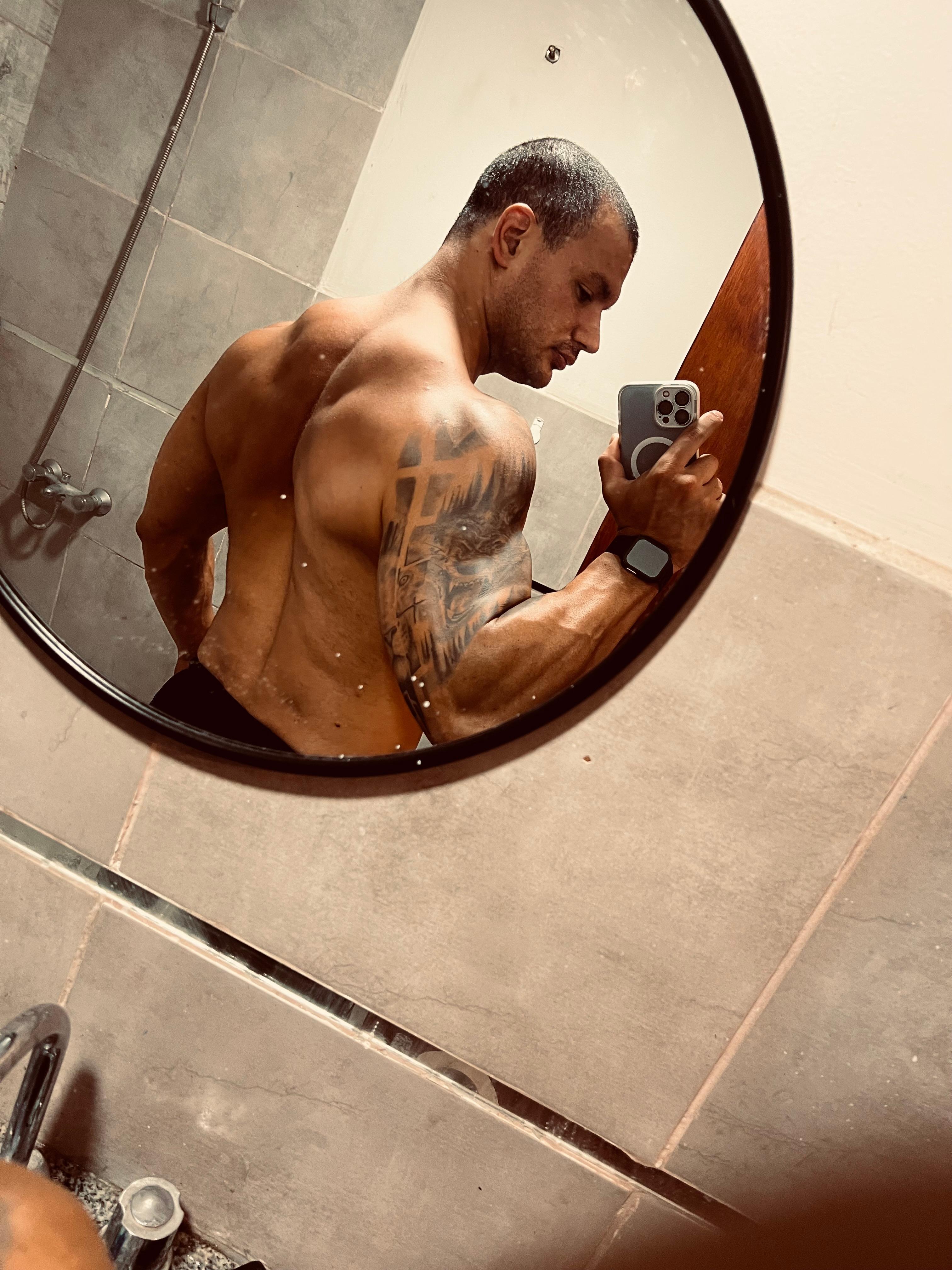 Blackpanther07 - male webcam performer from Argentina, 34 years old