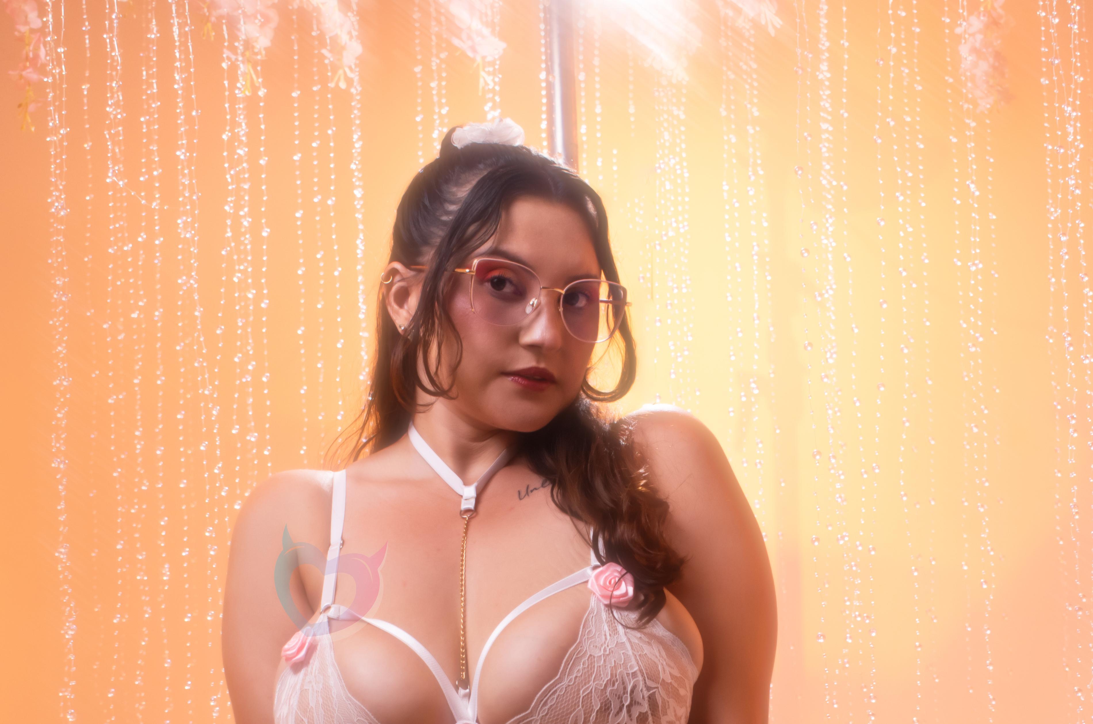 LunaPleasure photo 3 - female webcam performer from Italy