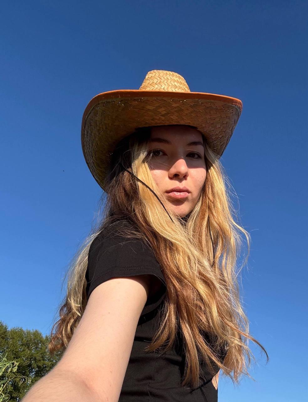 Profile picture for cam model maryleeelmblad