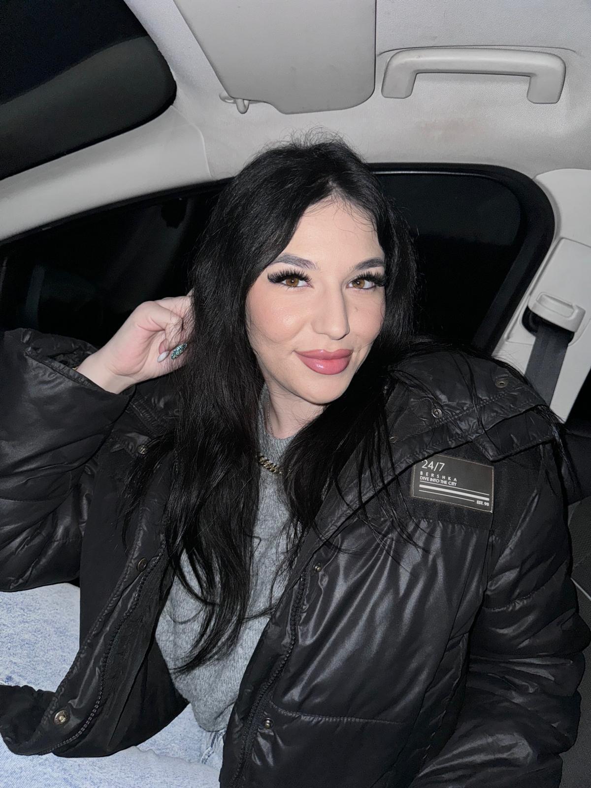 KayleeCali photo 1 - female webcam performer from Romania