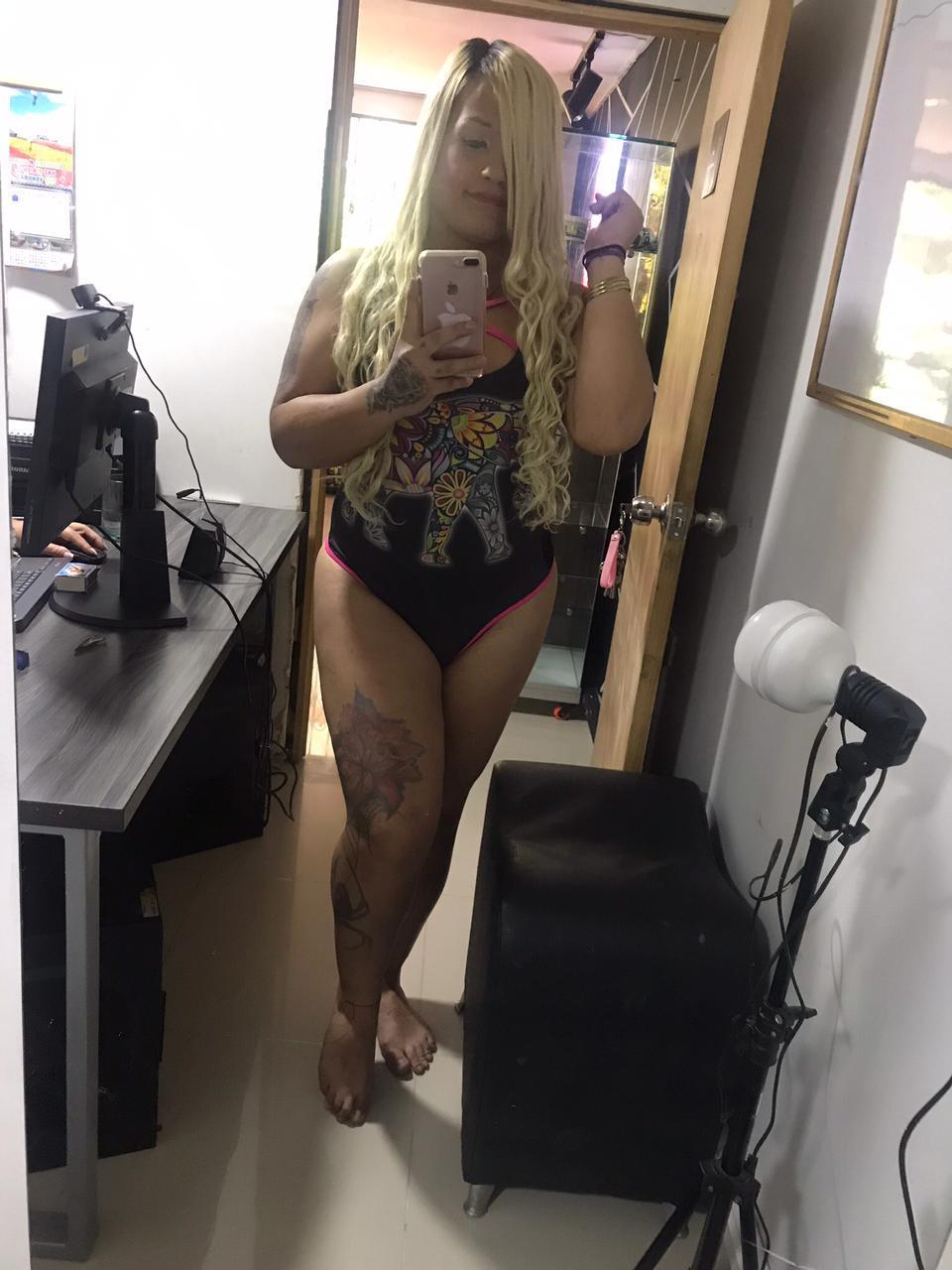 Rousisabella2 - shemale webcam performer from Colombia, 27 years old