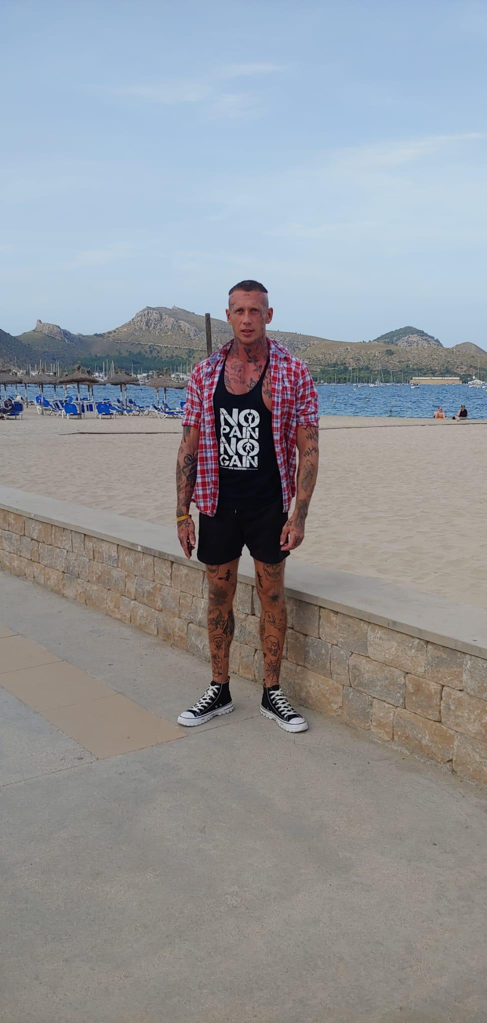 Ianlowe photo 1 - male webcam performer from United Kingdom
