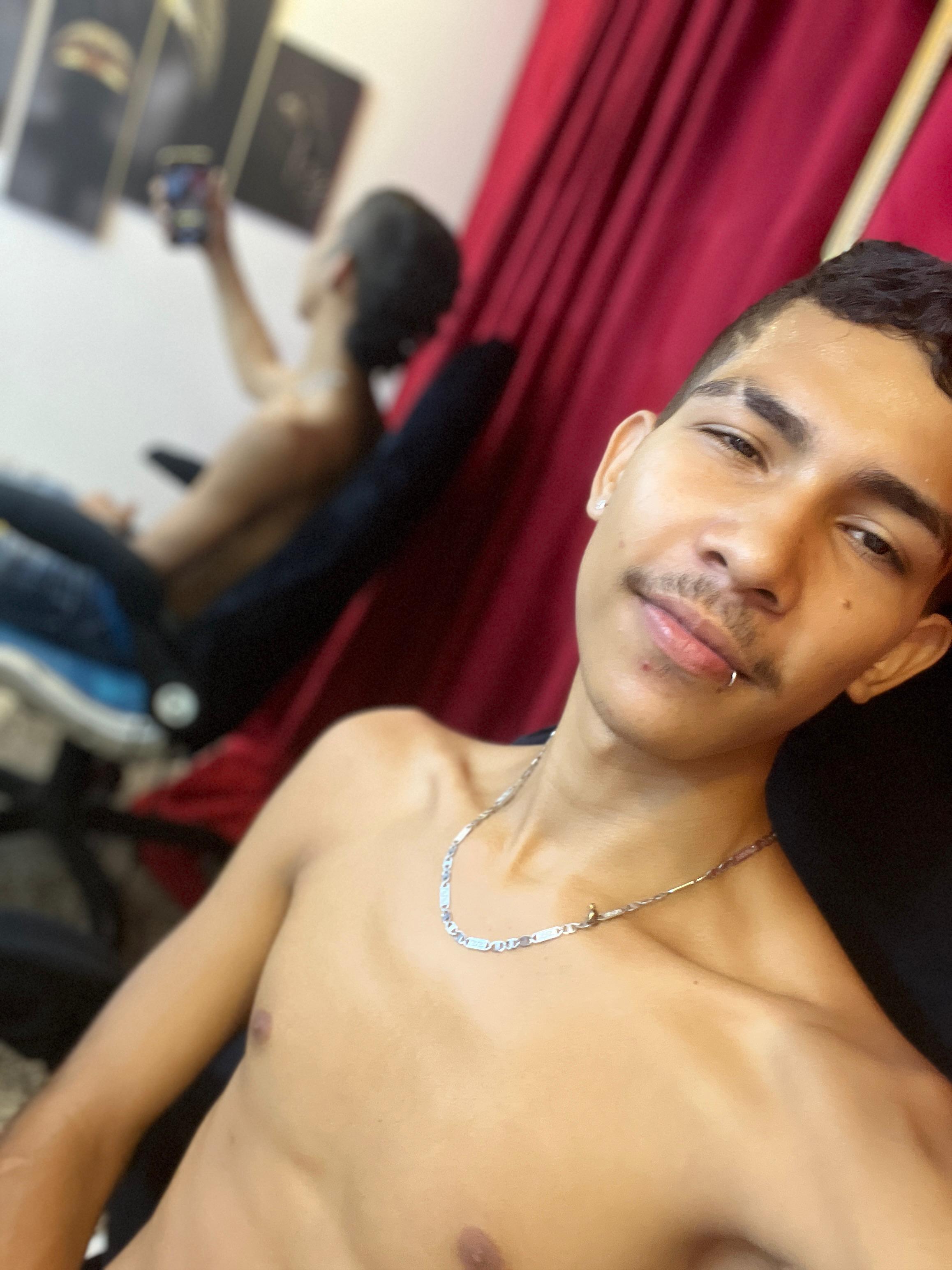 AndrewRock_ webcam model