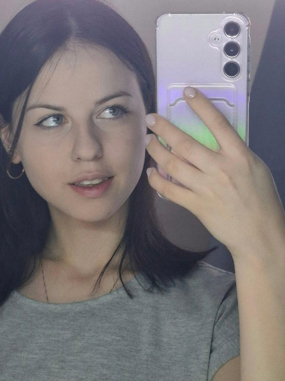 QueenieGreaves webcam model