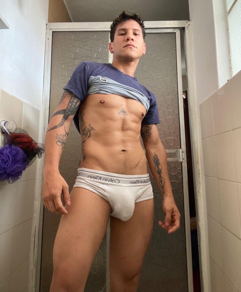 nakedfoam1 photo 1 - male webcam performer from Colombia